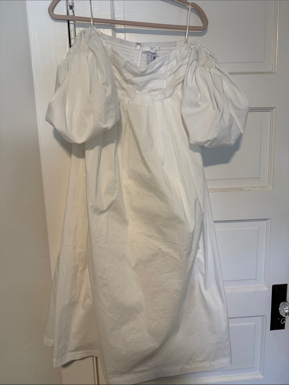 Astr White Off-Shoulder Puff Sleeve Wedding Dress